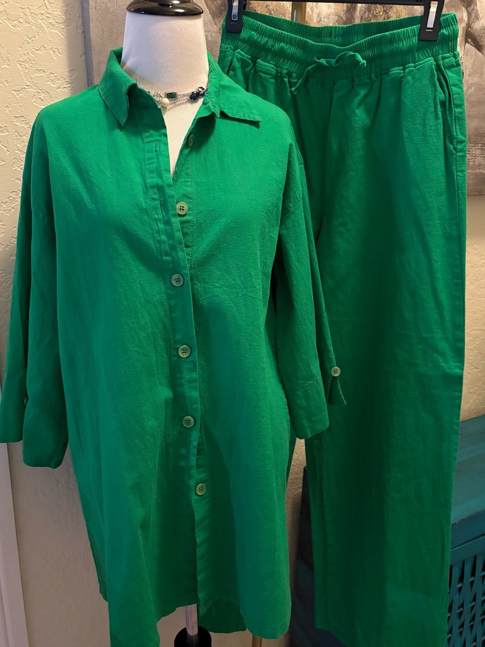 Green Women's Button-Up Tunic and Drawstring Pants Set